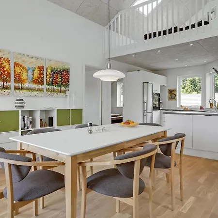 Semesterbostad 3 Bedroom Beautiful In