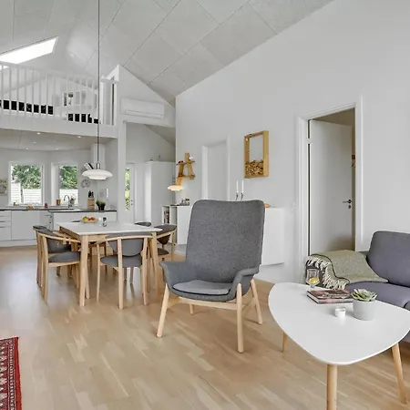 Semesterbostad 3 Bedroom Beautiful In