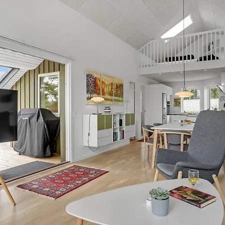 3 Bedroom Beautiful In Ferienhaus Hejls