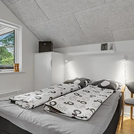 3 Bedroom Beautiful In Ferienhaus Hejls