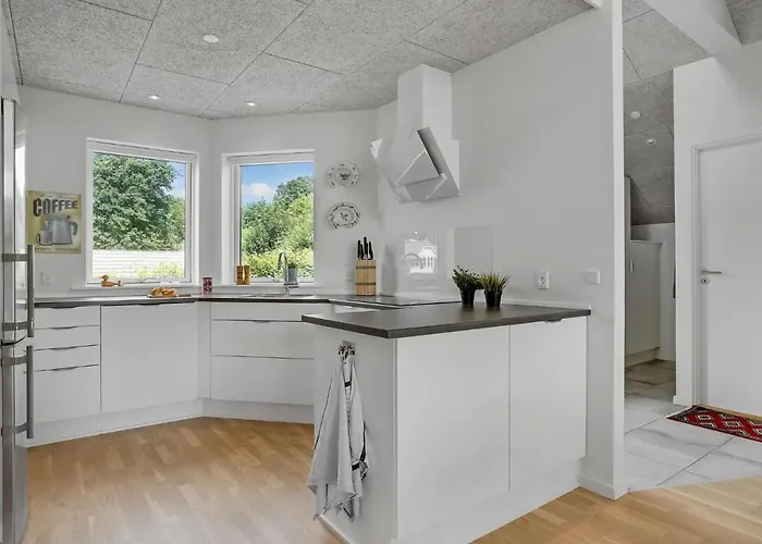 3 Bedroom Beautiful In Hébergement de vacances *